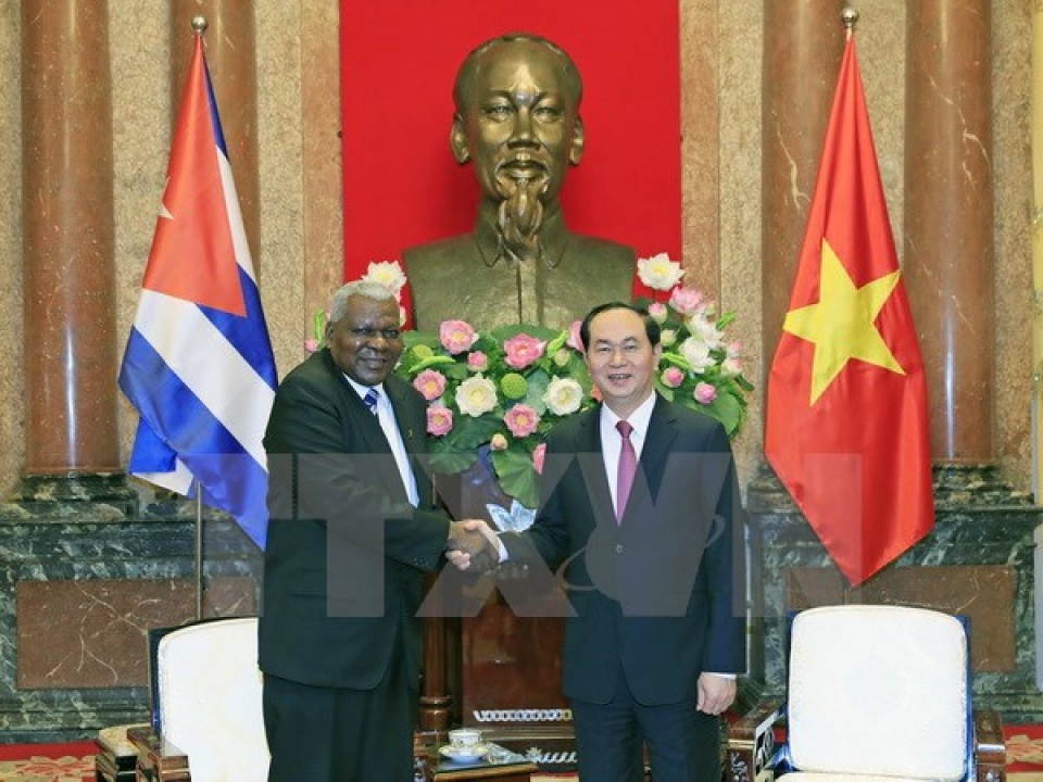 越南国家主席陈大光会见古巴全国人民政权代表大会主席埃斯特万