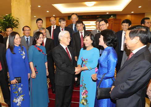 越共中央总书记阮富仲会见2017-2020年任期越南新任驻外首席代表