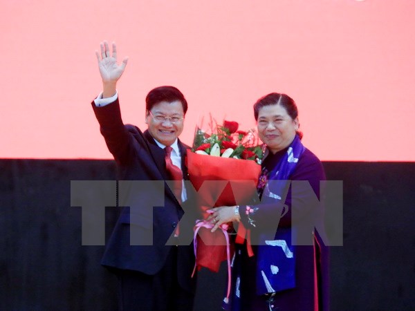 越南党和国家向老挝领导人授予勋章