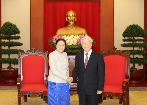 越共中央总书记阮富仲会见老挝国会主席巴妮•雅陶都