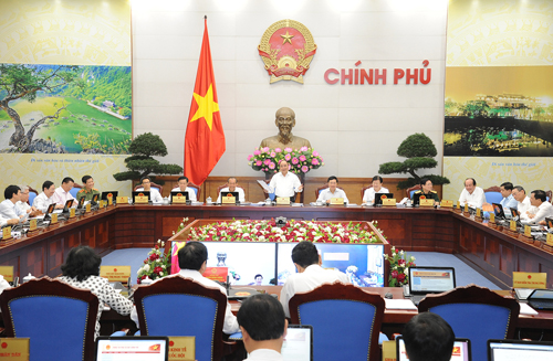 政府总理阮春福：需提出确保2017年目标任务顺利完成的各项配套、创新措施