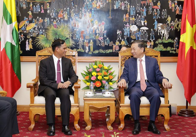 公安部部长苏林上将会见缅甸内政部副部长昂索