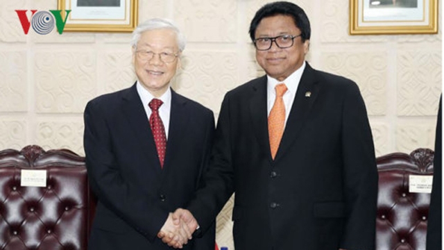 越共中央总书记阮富仲会见印尼地方代表理事会主席乌斯曼•沙普达