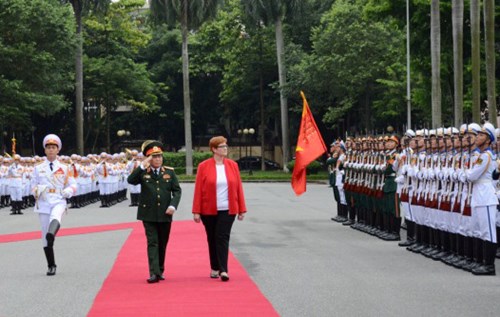 澳大利亚联邦国防部长对越南进行正式访问