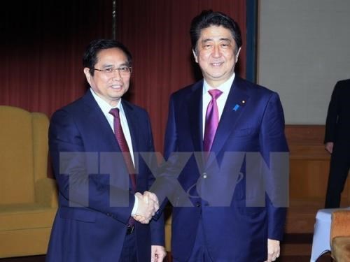 日本首相和众议院议长会见越南共产党代表团