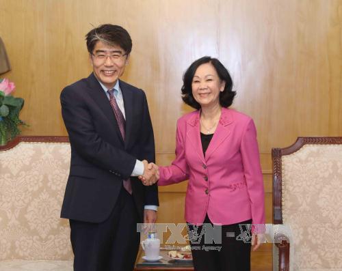 越共中央民运部部长张氏梅会见国际劳工组织河内局局长李昌徽