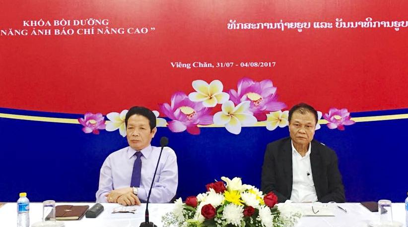 越南帮助老挝记者提高新闻媒体业务水平