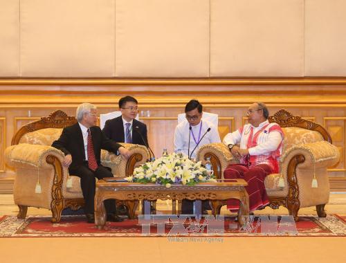 阮富仲总书记会见缅甸联邦议会议长曼温凯丹