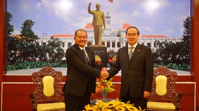 胡志明市与老挝各地进一步加深合作关系