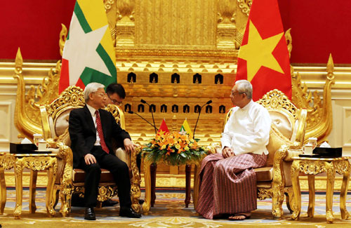 越共中央总书记阮富仲同缅甸总统吴廷觉举行会谈