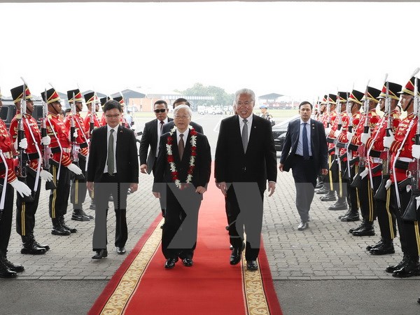 越共中央总书记阮富仲抵达雅加达 开始对印尼进行正式访问