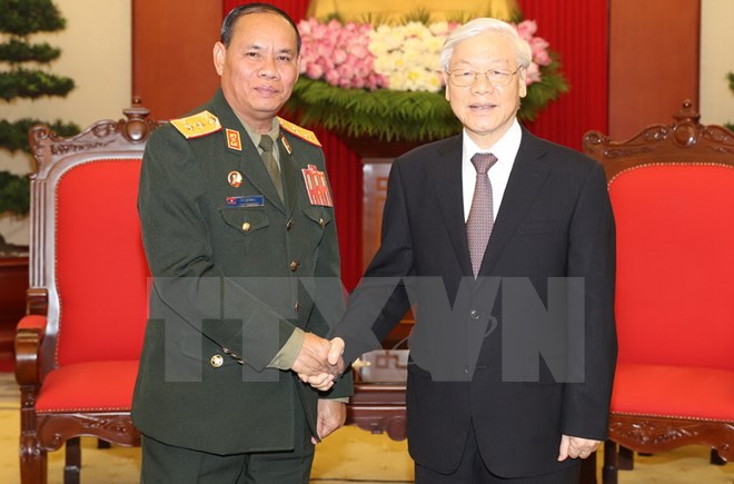 越共中央总书记阮富仲会见老挝人民军代表团