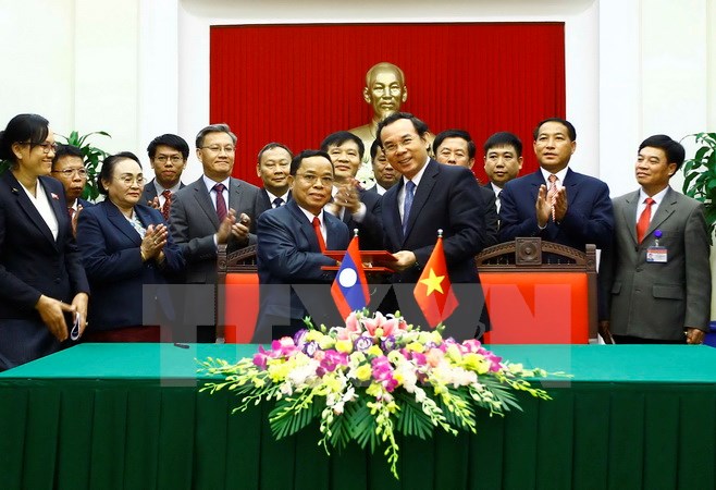 越共中央办公厅与老挝人民革命党中央办公厅加强合作