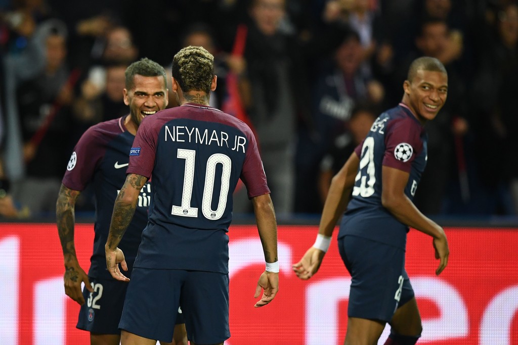 欧冠：巴黎3-0完胜拜仁