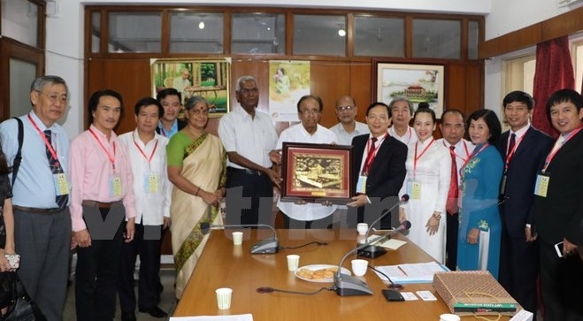 印度共产党和印度共产党（马克思主义）领导人会见越南人民代表团