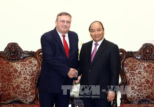 政府总理阮春福会见匈牙利驻越南大使