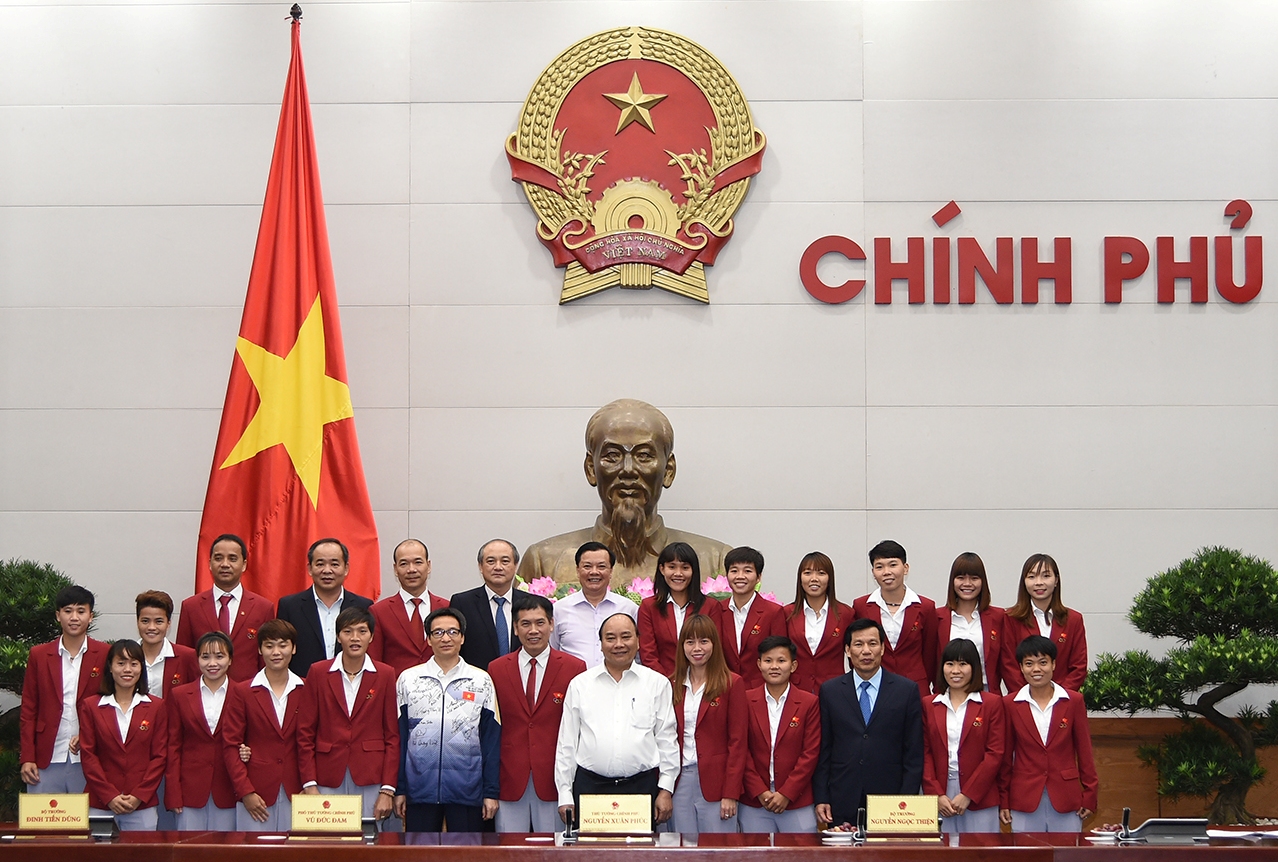 越南政府总理阮春福会见第29届东南亚运动会越南体育代表团