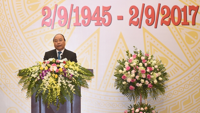 政府总理阮春福主持招待会庆祝九•二国庆72周年