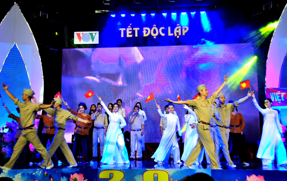多项庆祝独立节的文艺活动在越南全国各地举行