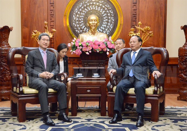 加强越韩友好关系