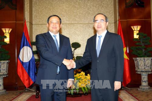 胡志明市全力协助老挝各地方发展经济