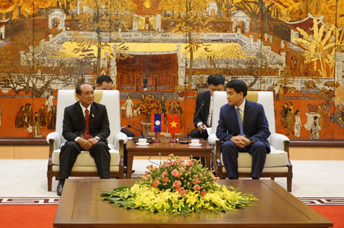 推动河内市与老挝琅勃拉邦省关系深入务实发展