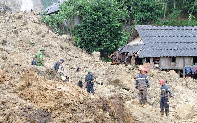 全国暴雨洪灾伤亡人数增至102人
