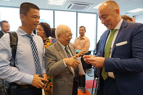 中欧四国签证申请服务中心在胡志明市正式开业