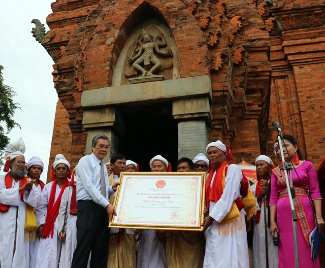 宁顺省占族喜迎2017年卡特节
