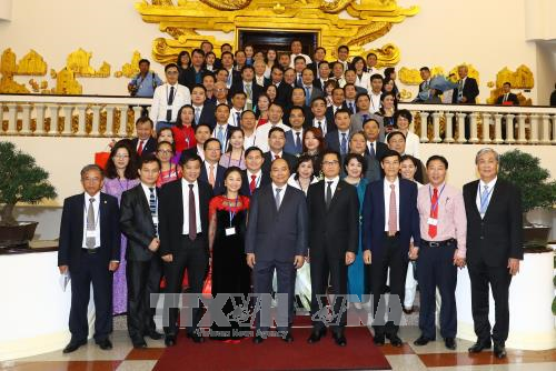 政府总理阮春福：继续表彰企业典范、维护企业利益