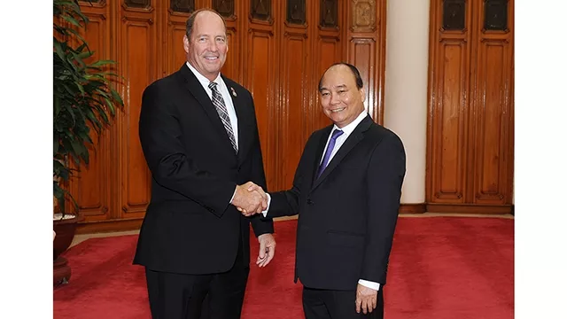政府总理阮春福会见美国国会众议院外交事务委员会亚太小组委员会主席泰德•约霍