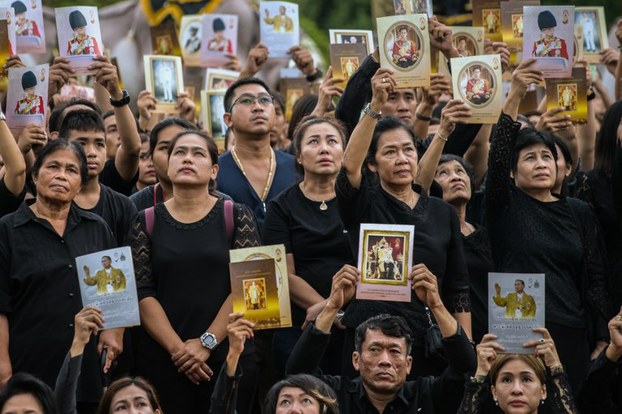 泰国纪念先王普密蓬逝世一周年