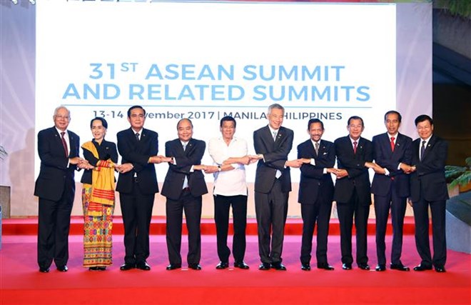 政府总理阮春福出席第31届东盟峰会系列活动（组图）