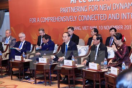 陈大光主席主持召开APEC与ASEAN领导人非正式对话会