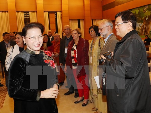 国会主席阮氏金银会见世界和平理事会执委会代表团
