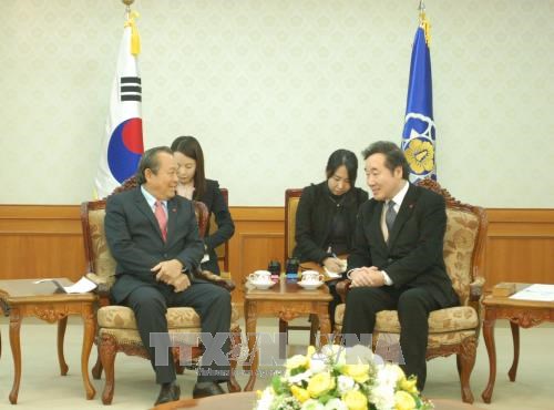 政府副总理张和平会见韩国国务总理李洛渊