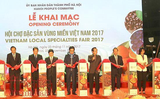 2017年越南地方特产展销会在河内市开幕