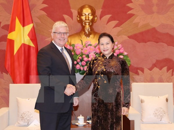 国会主席阮氏金银会见澳大利亚驻越大使克雷格•奇蒂克
