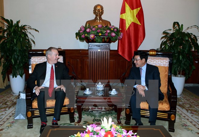 政府副总理范平明会见前来辞行拜会的美国驻越大使特德•奥修斯