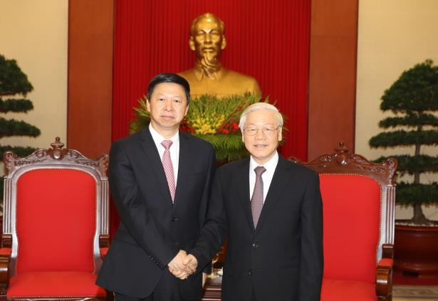 越共中央总书记阮富仲会见中共中央总书记特使