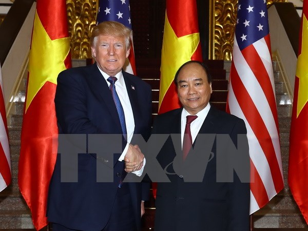 政府总理阮春福会见美国总统特朗普