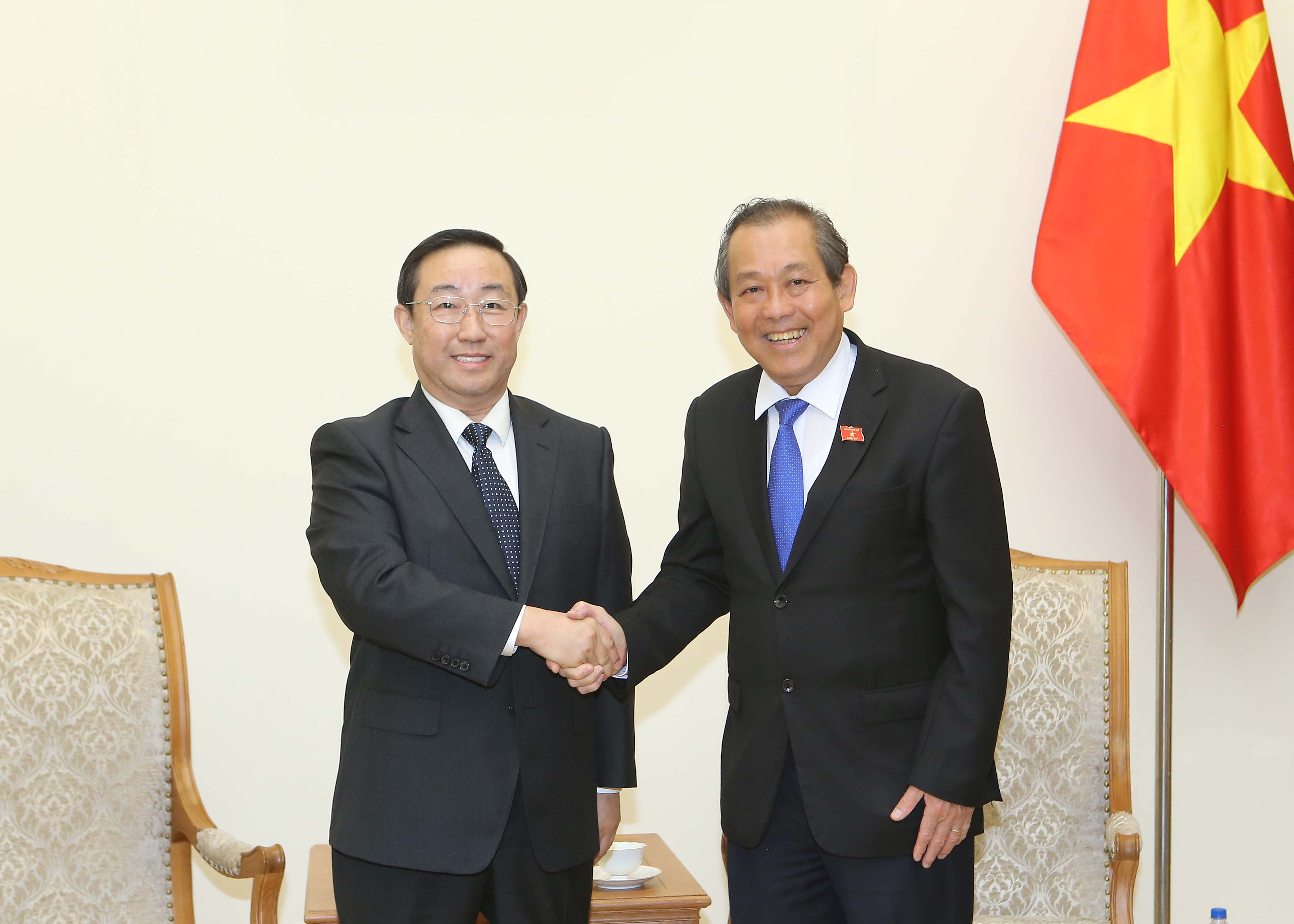 政府常务副总理张和平会见中国公安部常务副部长傅政华