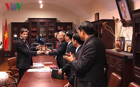 越共中央书记处常务成员陈国旺圆满结束对俄罗斯的工作访问