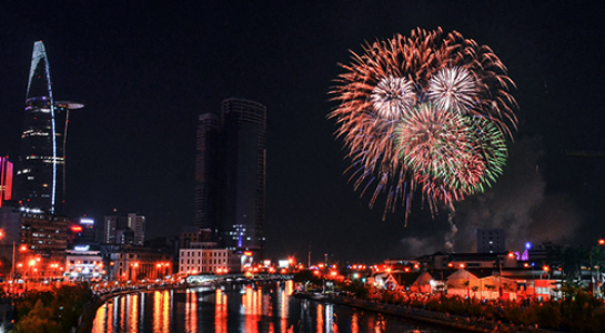 越南胡志明市举办丰富多彩活动喜迎2018年新春