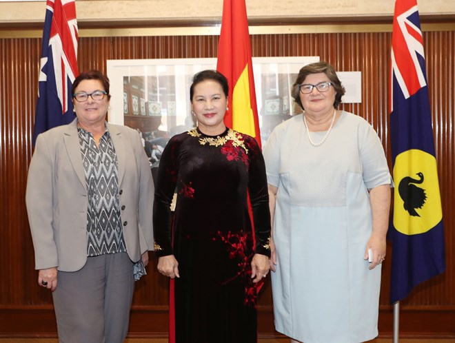 国会主席阮氏金银会见西澳大利亚州参议院和众议院领导人