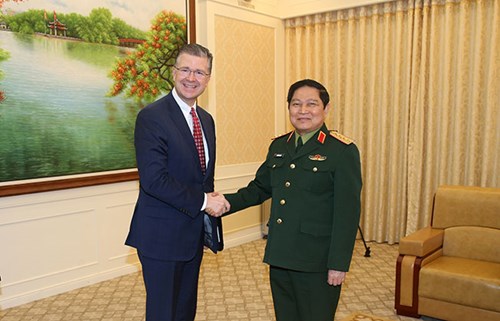 吴春历大将会见新任美国驻越大使