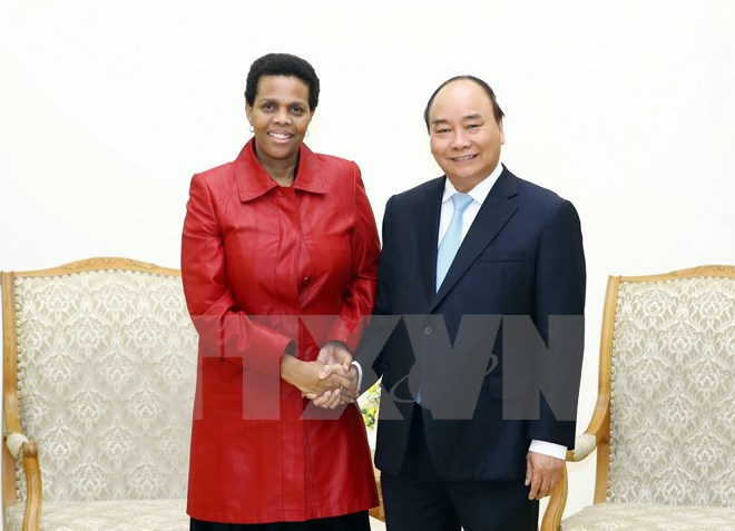 越南政府总理阮春福会见南非驻越大使