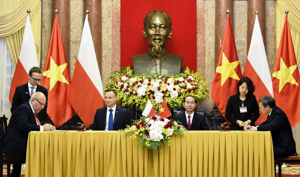 波兰总统圆满结束对越南的国事访问