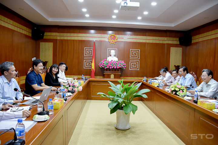 香港公司拟在越南后江省投资兴建炼钢厂和太阳能发电厂