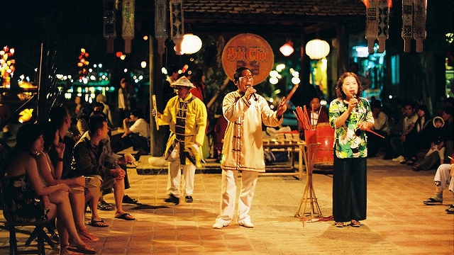 人类非物质文化遗产——越南中部的发牌唱曲艺术